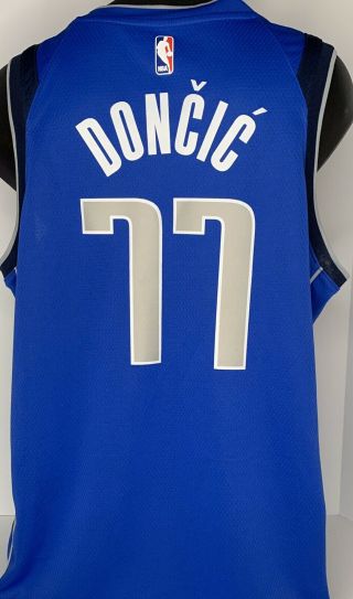 Luka Doncic 77 Dallas Mavericks Men ' s Nike Royal Blue Icon Jersey SZ XL (52) 2