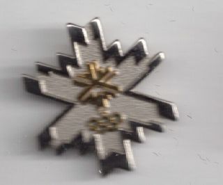 2002 Salt Lake City Olympic Pin Logo Silver Gold Snow Flake Small
