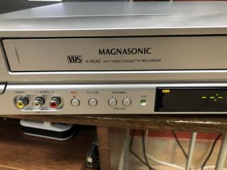 Magnasonic Dvd833 - 2 Vhs Vcr Dvd Player Dual Deck Dvd & 4 Head Hifi Vcr No Remote 2