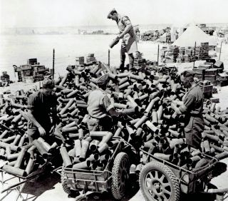 1942 Vintage Photo British Army Soldiers Sort Artillery Shells North Africa Ww2