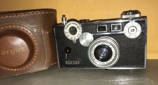 Vintage 35mm Argus C - 3 Rangefinder Camera C3 Brick 3.  5 Cintar 50mm.  Usa