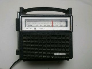 Vintage Am/fm Radio Ge General Electric Portable Model 7 - 2810h Am/fm Retro