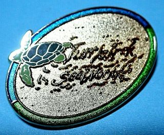 Cloisonne Vintage Turtle Trek Seaworld Show Orlando Pin Badge