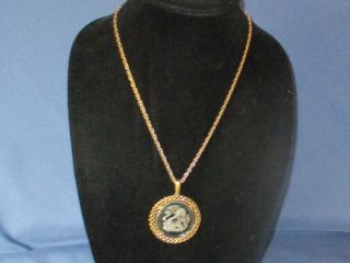 Vintage Crown Trifari Gold - Tone Metal Crystal Lion Leo Zodiac Pendant Necklace