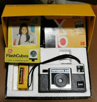 Kodak Instamatic X - 15 Color Outfit Color - X Film Kit And 3 Flash Cubes