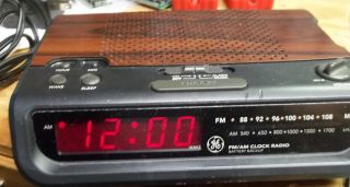Ge General Electric 4613 Wood - Grain Programmable Alarm Clock Am - Fm Radio 7 - 4613a