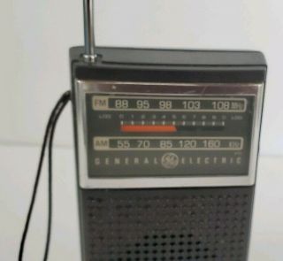 Vintage Am/fm Portable Transistor Radio General Electric 7 - 2500a Ge