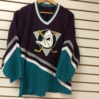 Vintage Anaheim Mighty Ducks Hockey Jersey Size Large 1990s