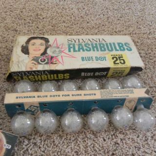 02004 Vintage Box Sylvania Flashbulbs Blue Dot Press 25 12 Clear Bulbs Old