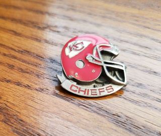 Vintage Nfl Kansas City Chiefs Helmet Football Pin Sp14