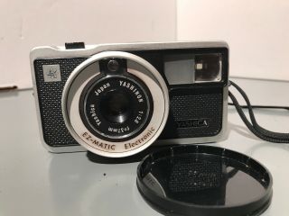 Yashica Ez - Matic Electronic Film Camera,  Yashinon 37mm F 2.  8 Lens,  126 Film Cap