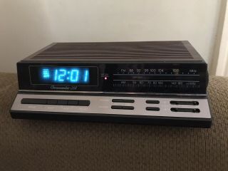 Realistic Chronomatic 268 Model 12 1578 Dual Alarm Clock Radio Blue Wood Pattern