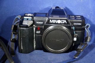 Minolta Maxxum 7000 Slr Auto Focus Body Only Camera W/cap & Instruction Book - 707