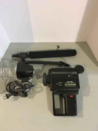 Minolta Xl - 440 Sound 8 Movie Camera Vintage W/ Light And Microphone