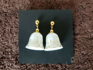 Vintage Avon Holiday Christmas Bell Earrings Gold Tone White Porcelain Pierced