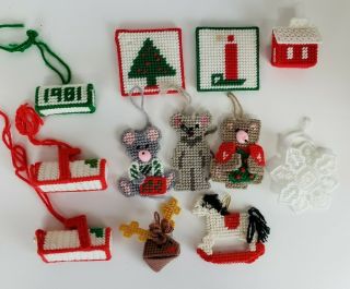 Christmas Ornaments Needlepoint Yarn Plastic Canvas Mailbox Bear Snowflake Vtg