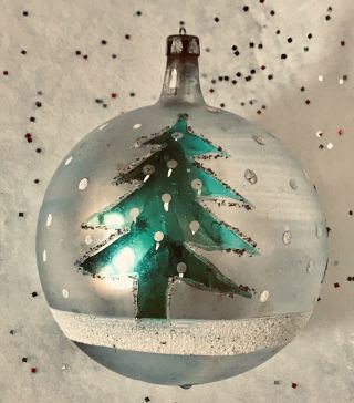 Large 4.  5” Vtg Poland Polish X - Mas Tree Glass Ball Ornament - Mica Glitter Scene