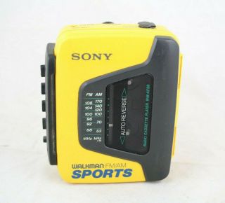 Sony Walkman Am/fm Sports Radio Cassette Player Wm - Af59 Vintage Yellow