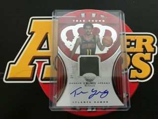 2018 - 19 Panini Crown Royale Trae Young Rookie Rc Jersey Auto On Card /199