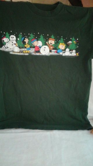 Vintage Peanuts Gang Green T - Shirt Christmas Winter Build A Snowman