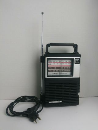 Vintage 1974 Ge General Electric 7 - 2929a Am/fm Tv Sound Portable Radio