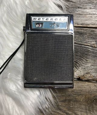 Vintage 1961 Motorola X - 15 Pocket Transistor Radio