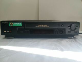 Sony Slv - N71 Vcr Vhs Player Recorder Hi - Fi Stereo No Remote Or Cables.  Turns On.