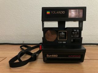 Vintage Poloroid Sun 660 Lms Instant Land Camera W/ Strap Black Pre - Owned