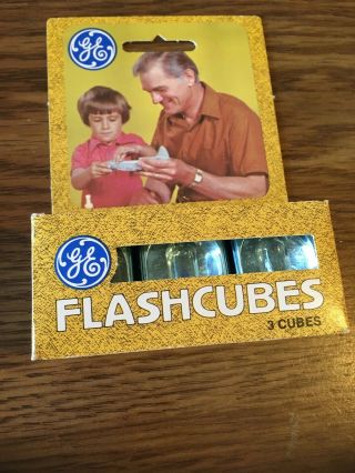 Vintage Ge Flashcubes - Set Of 3 Cubes In Orig Box " Guaranteed 12 Flashes "