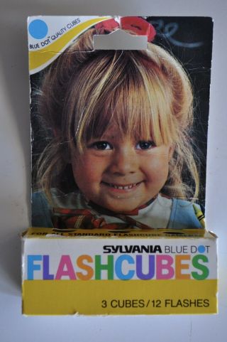 Vintage Flashcubes Sylvania Blue Dot 3 Cubes/12 Flashes