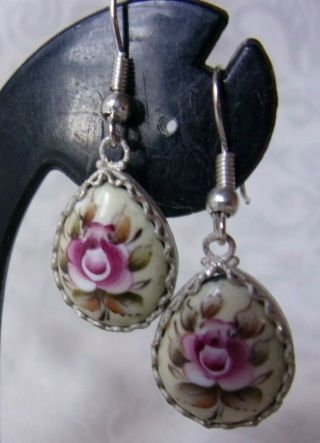 Vintage Hand Painted Roses Flowers Enamel On Copper Pierced Earrings Stunning 3
