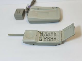 Vintage Motorola Cordless Retro Flip Zack Morris Phone Model 2125 Parts / Repair
