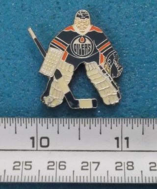 Edmonton Oilers Nhl Hockey Goalie Player Goaltender Pin C174