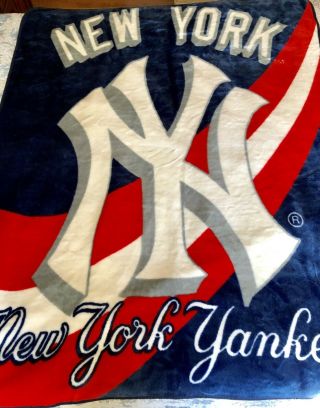Ny Yankees Baseball Plush Throw Blanket 62 " X 46 " Blue Red White