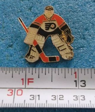 Philadelphia Flyers Nhl Hockey Goalie Player Goaltender Pin C767