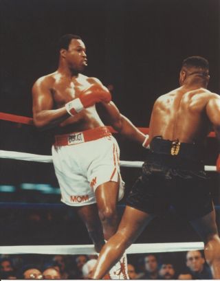 Larry Holmes Vs Mike Tyson 8x10 Photo Boxing Picture