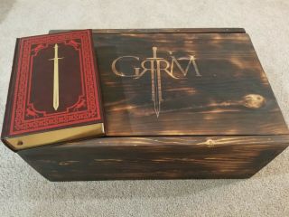 George R.  R.  Martin Game Of Thrones Ultra Limited Box Signed 85/200 New/complete