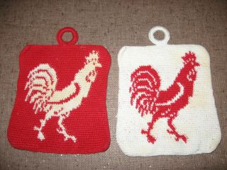 Set Of 2 Vintage Red & White Pot Holders Chicken Rooster Design Crocheted Cotton