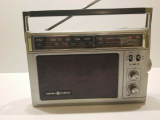 Vintage Ge General Electric Am/fm Dual Power Radio Model 7 - 2850a