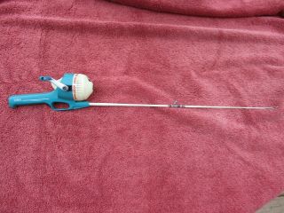 Disney Mickey Mouse Vintage Zebco 1988 Fishing Pole Rod Reel Combo
