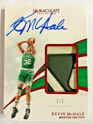 . 2018 - 19 Immaculate Red Jumbo Sneaker Swatches Signature Auto Kevin Mchale 2/5