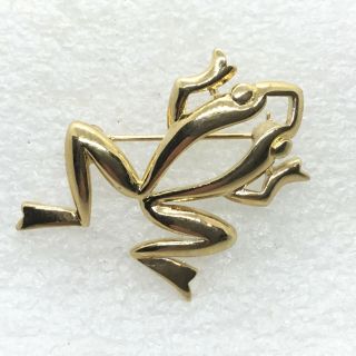 Signed Trifari Vintage Frog Brooch Pin Gold Tone Costume Jewelry