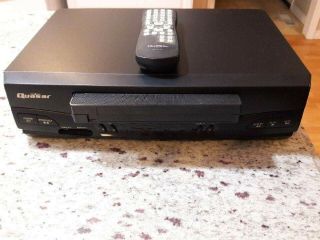 Quasar Vhq - 41m Vhs Vcr With Universal Vcr/tv Remote.  Great.