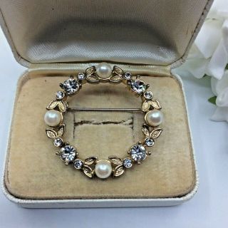 Vintage Jewellery Faux Pearl & Clear Rhinestone Gold Tone Flower Garland Brooch