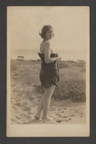 Lqqk Vintage 1920s Postcard,  Old School Bathing Beauty Flapper 6