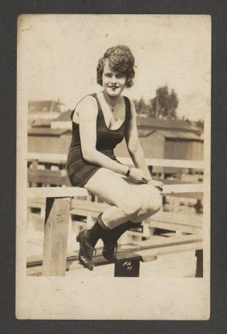 Lqqk Vintage 1920s Postcard,  Old School Bathing Beauty Flapper 3