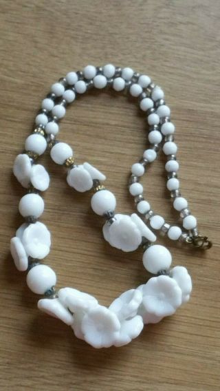 Czech Vintage Art Deco White Flower Glass Bead Necklace