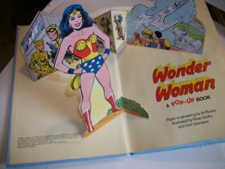Vintage 1980 Wonder Woman Pop Up Hardcover Random House Book Complete