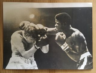 Lovely Vintage Press Photo The Great Joe Bugner,  Mose Harrell In Action 1969