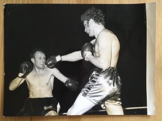Lovely Vintage Press Photo Of Greats Henry Cooper And Joe Bugner In Action 1971